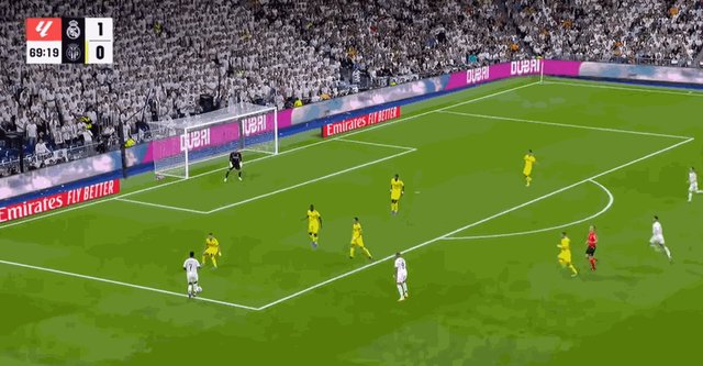 1728164660818051518.gif 维尼修斯.gif